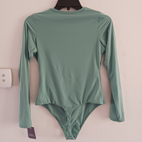 Auden Long‎ Sleeve Luxury Collection Bodysuit - Picture 5 of 6